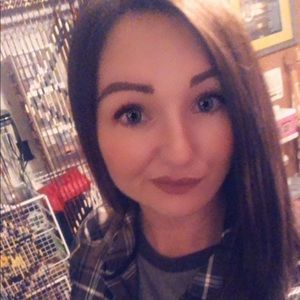 Meet your Posher, Carly